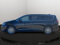 Cloth Bucket Seats, Remote Start System, Heated Front Seats, Heated Steering Wheel, Uconnect 5 W 7 D... (image 4)