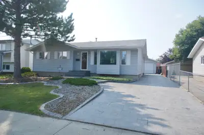 Welcome home to this charming 4 bedroom, 2 bathroom rental in the desirable Pineview community of Fo...
