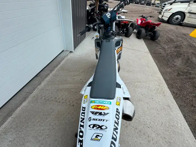 2023 HUSQVARNA CF 250 ELEC START in Touring in Pembroke - Image 5