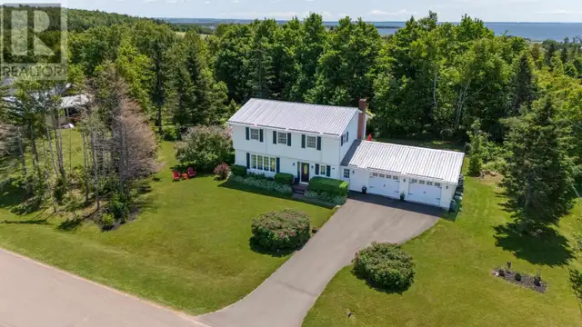 8 Sunset Drive Stratford, Prince Edward Island in Houses for Sale in Charlottetown - Image 2