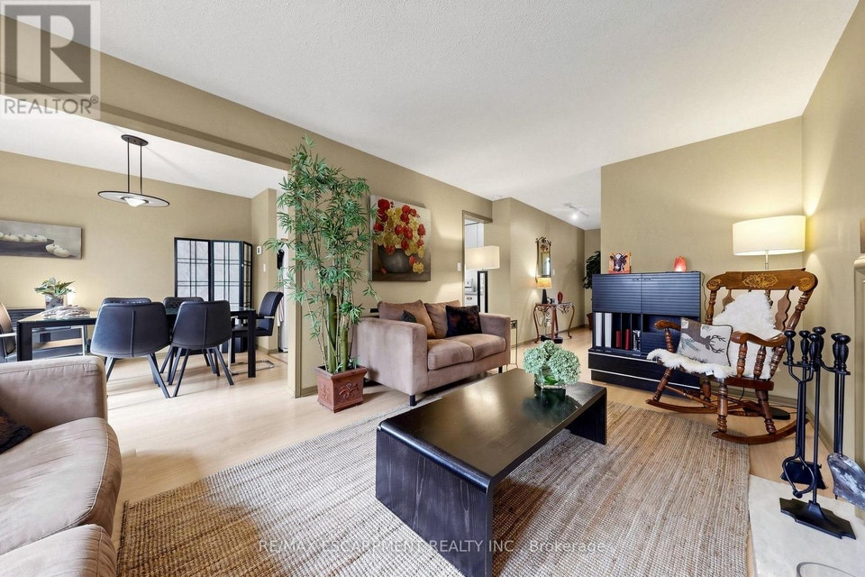1380 Hazel Mccleary Drive Oakville (CV Clearview), Ontario, photo 8 of 40