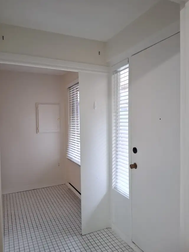 Large Bachelor w/ Private Front Porch! | Long Term Rentals | St ...