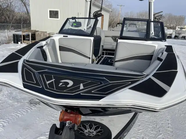 2026 Centurion Nv213 in Powerboats & Motorboats in Saskatoon - Image 4