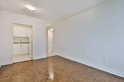 JR-1 Bed Unit - 50 Cambridge Ave About Rosedale East - 50 & 70 Cambridge Avenue The Rosedale East bu...