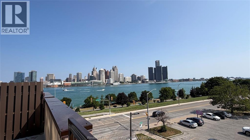 515 RIVERSIDE DRIVE Unit# 403 Windsor, Ontario 4