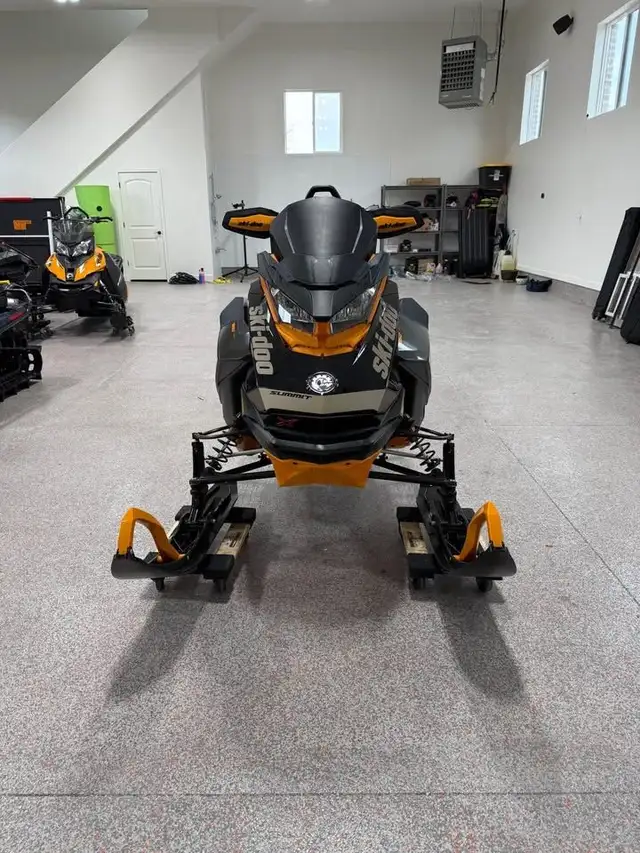 2021 SKI-DOO SUMMIT SP 850 E-TEC 850CC-BLACK! in Snowmobiles in Edmonton - Image 12