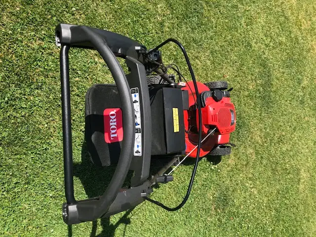 Toro 22" Recycler® Electric Start w/Personal Pace® (21464) Gas L in Lawnmowers & Leaf Blowers in Belleville - Image 5