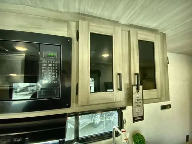 2025 EAST TO WEST Della Terra 250QB in Travel Trailers & Campers in Bedford - Image 29