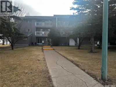 Cozy & affordable! This charming 1-bedroom condo is perfect for first-time buyers or investors. Feat...
