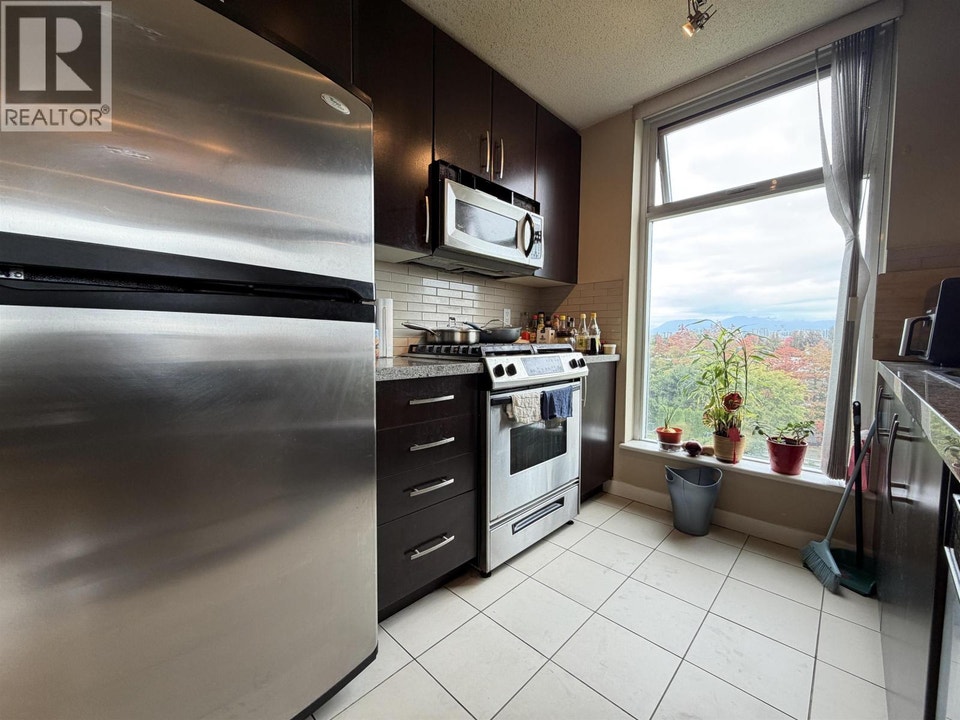 803 5068 KWANTLEN STREET Richmond, British Columbia 4