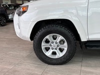 4x4 drive for all-terrain capability - Adaptive Cruise Control for enhanced safety - Heated steering... (image 5)