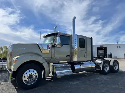 2026 CENTURY GOLD WITH BROWN FRAME HEAVY HAUL W990, 52in. FLAT TOP SLEEPER !! 2026 Kenworth W990 ...