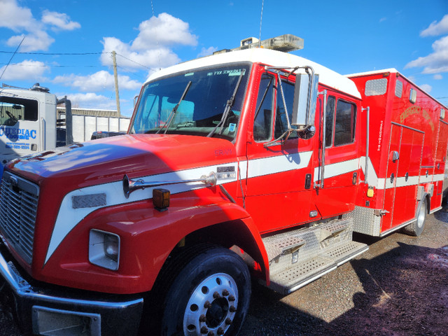 2004 Freightliner FL60 Rust Free new mvi in Other in New Glasgow - Image 2