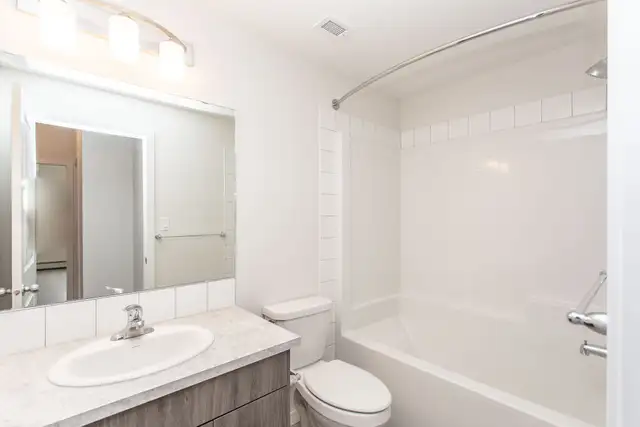 Bluewater Apartment - 2 Bed 2 Bath **$699 Security Deposit Promo in Long Term Rentals in Red Deer - Image 14