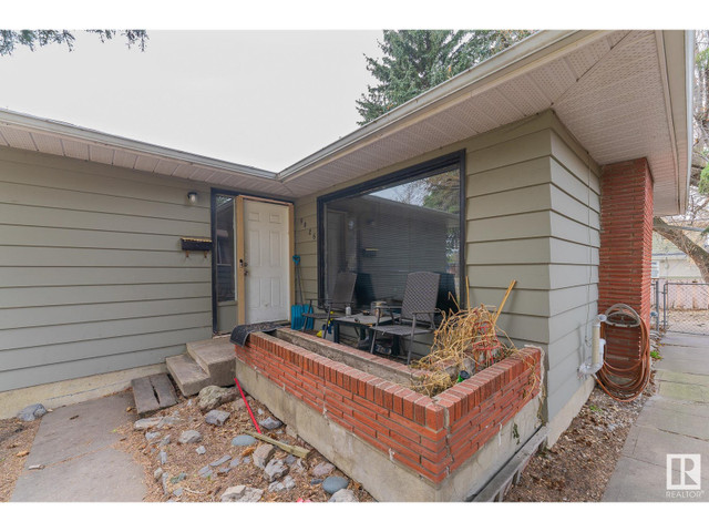 9026 142 ST NW Edmonton, Alberta in Houses for Sale in Edmonton - Image 3