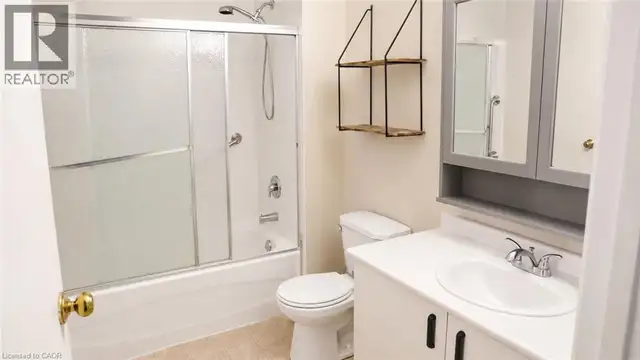 10 HOLBORN Court Unit# 38 Kitchener, Ontario in Houses for Sale in Kitchener / Waterloo - Image 12