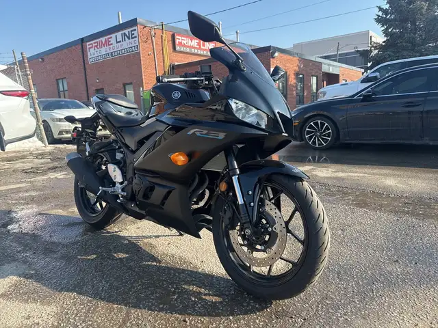 2023 Yamaha YZF-R3 ~ YAMAHA R3 ~ ABS ~ COOL BIKE ~ ONLY 18KMS ~ in Street, Cruisers & Choppers in City of Toronto - Image 5