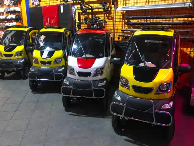 .Fully Enclosed 2025 ET4 Cruise Mobility Scooter Car in Health & Special Needs in Kingston - Image 5