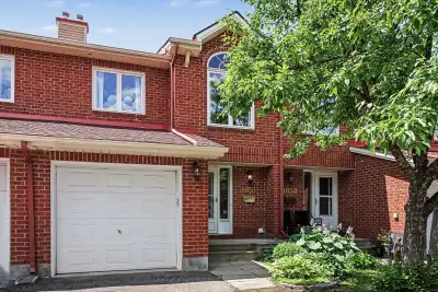 This meticulously maintained property will please the most demanding buyers! With NO REAR NEIGHBORS,...