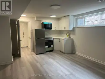 2 - 31 ROBINGROVE ROAD Toronto (Westminster-Branson), Ontario