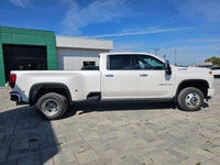 2023 Chevrolet Silverado 3500HD High Country with 136,648 kms! Clean history with no accidents See C... (image 3)