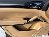 Double L Motors Ltd. 2016 Porsche Cayenne Luxury Performance SUV with Iconic Porsche DNA Experience... (image 8)