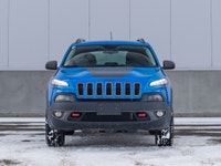 CARGET AUTOMOTIVE is thrilled to offer this 2017 Jeep Cherokee Trailhawk, an off-road-capable SUV fe... (image 3)
