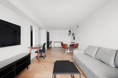 Beau 3 et demi rénové et tout inclus dans un nouveau projet locatif sur la rue St-Jean : OSTRA. Cet...