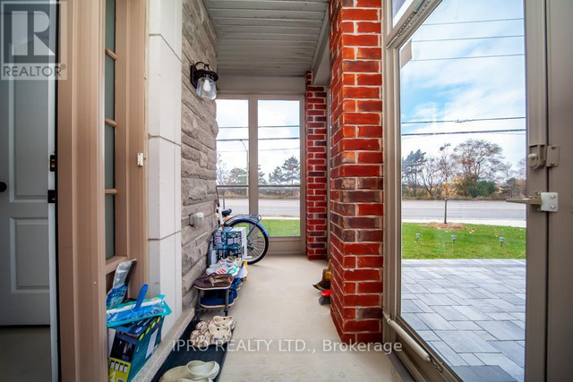 5 LOWTHER AVE Richmond Hill, Ontario in Houses for Sale in Markham / York Region - Image 3