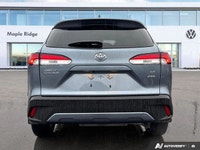 Navigate Canadian roads with confidence in this versatile 2024 Toyota Corolla Cross LE. Finished in... (image 3)