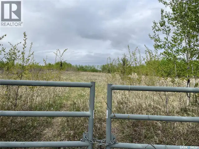 5.5km South of Dorintosh Lot 2 Meadow Lake Rm No.588, Saskatchew in Land for Sale in Meadow Lake - Image 2