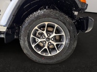 Cloth Low-Back Bucket Seats, Remote Start System, Heated Front Seats, Heated Steering Wheel, Uconnec... (image 8)