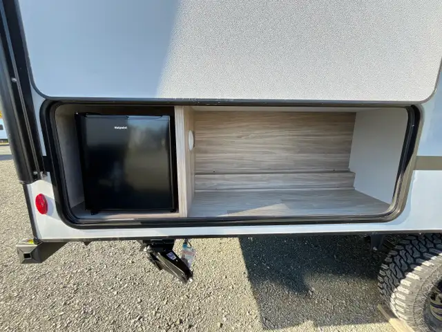 2025 Winnebago M-SERIES 2326MBBH in Travel Trailers & Campers in Terrace - Image 6