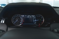 Land Rover Discovery Sport R-Dynamic SE 2023: - Extérieur métallisé noir SANTORINI avec intérieur en... (image 4)