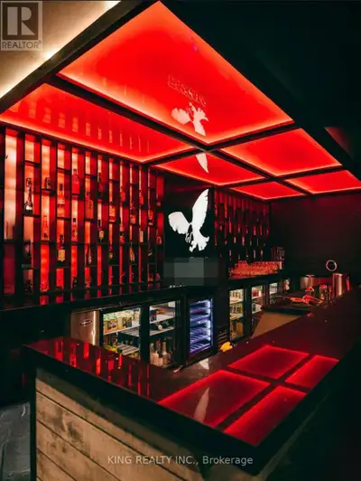 Location location!! Sports Bar/ Lounge/ Restaurant for Sale in the London, A rare chance to own an E...