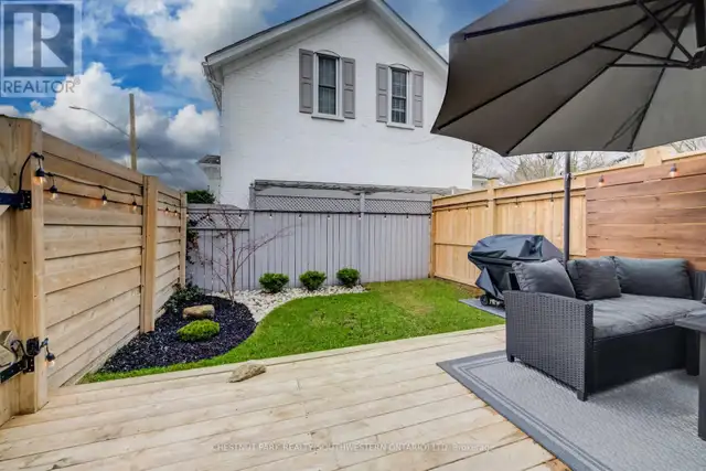 19 CEDAR STREET Cambridge, Ontario in Houses for Sale in Cambridge - Image 41