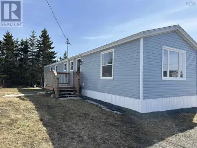 Lovely renovated one level mobile home in the quiet park on Smith Lane, just move-in. This 1990 mobi...