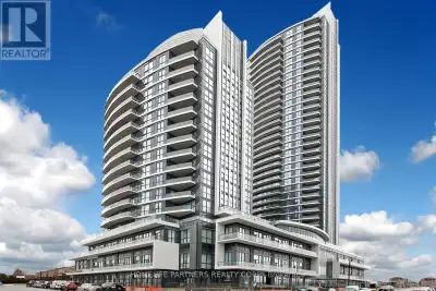 Prime Location in Mississauga. High Rise Building with Stunning Amenities. Large Bedroom with amazin...