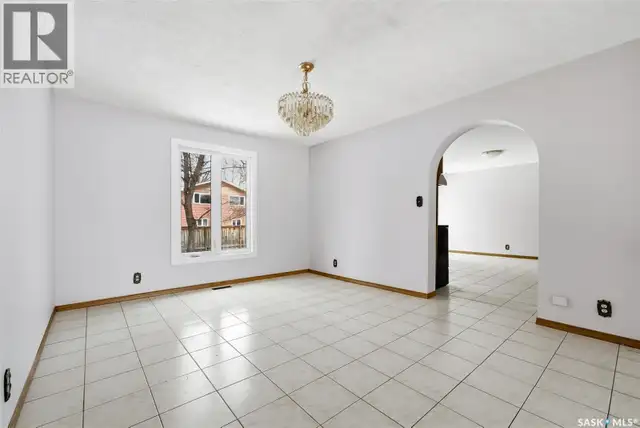 30 Dalhousie WAY Regina, Saskatchewan in Houses for Sale in Regina - Image 10