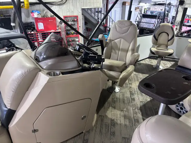 2018 Manitou 24 ENCORE PONTON 3 QUILLES DE LUXE, AVEC DEUX MOTEU in Powerboats & Motorboats in Lac-Saint-Jean - Image 52
