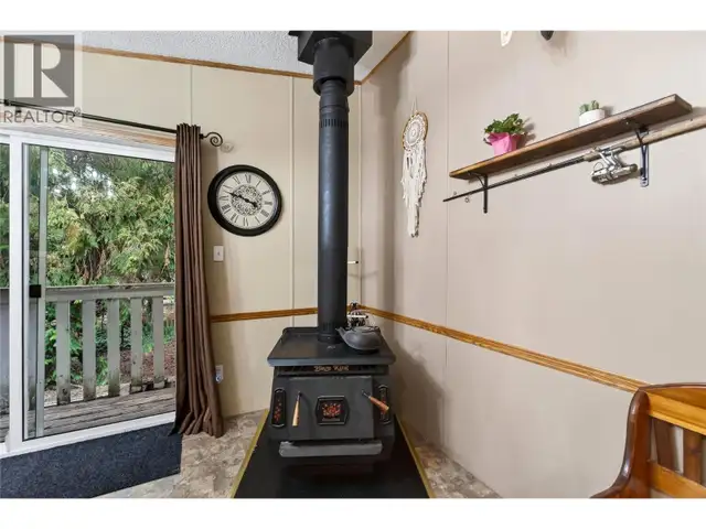 19 West Poirier Road Mara, British Columbia in Houses for Sale in Kamloops - Image 16