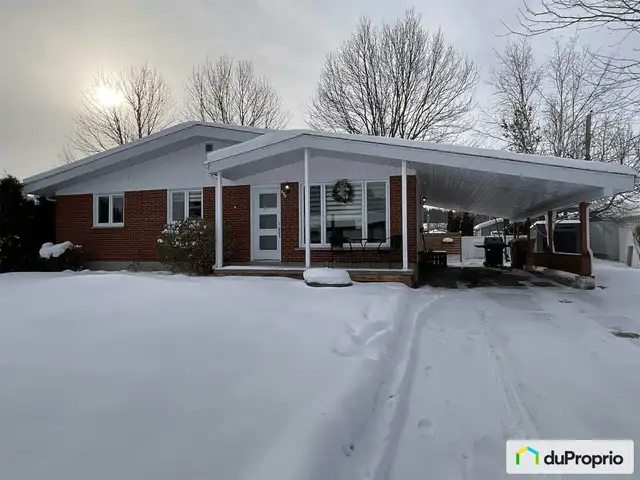 $389,000 - Bungalow for sale in Chicoutimi (Chicoutimi) in Houses for Sale in Saguenay - Image 2