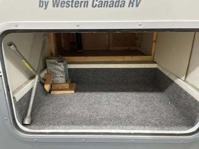 2003 Adventurer LP Class C Adventurer 22RB in RVs & Motorhomes in Edmonton - Image 27