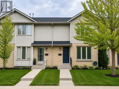 Client RemarksWelcome to 16-925 Lawson Road in Northwest London! This townhouse offers 3 bedrooms an...