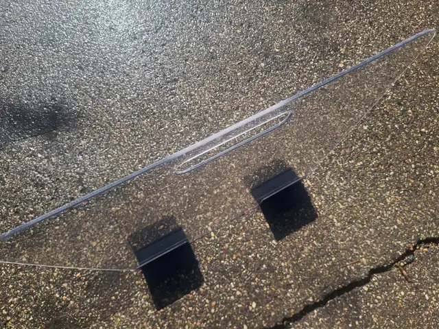 ACRYLIC COUNTER/ DESK TOP SAFETY SHIELD63235120648193122