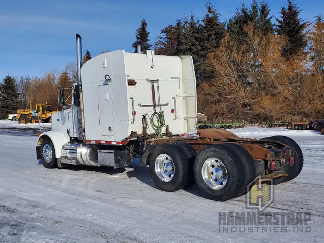 2004 PETERBILT 378 Sleeper Semi Truck w/ C15 Cat Engine in Heavy Trucks in Edmonton - Image 11