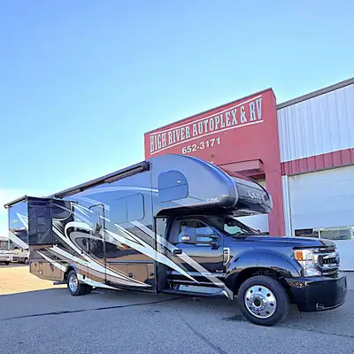 See Dealer Website for Details. 2022 THOR OMNI XG32 AMVIC Licensed Business.
