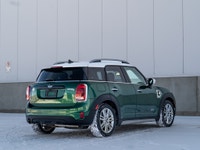 CARGET AUTOMOTIVE is thrilled to offer this 2020 Mini Countryman Cooper S E, a plug-in hybrid compac... (image 6)
