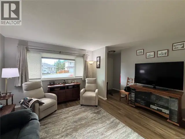 419 Donner Dr Gold River, British Columbia in Houses for Sale in Campbell River - Image 3