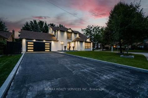 1 Oldham Cres in Houses for Sale in Mississauga / Peel Region - Image 3